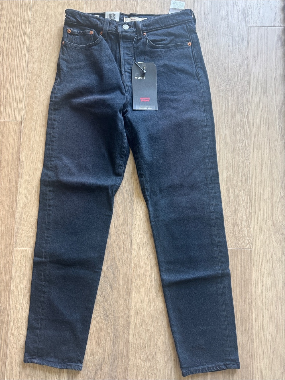NWT Levi's Black High-Rise Wedgie Jeans